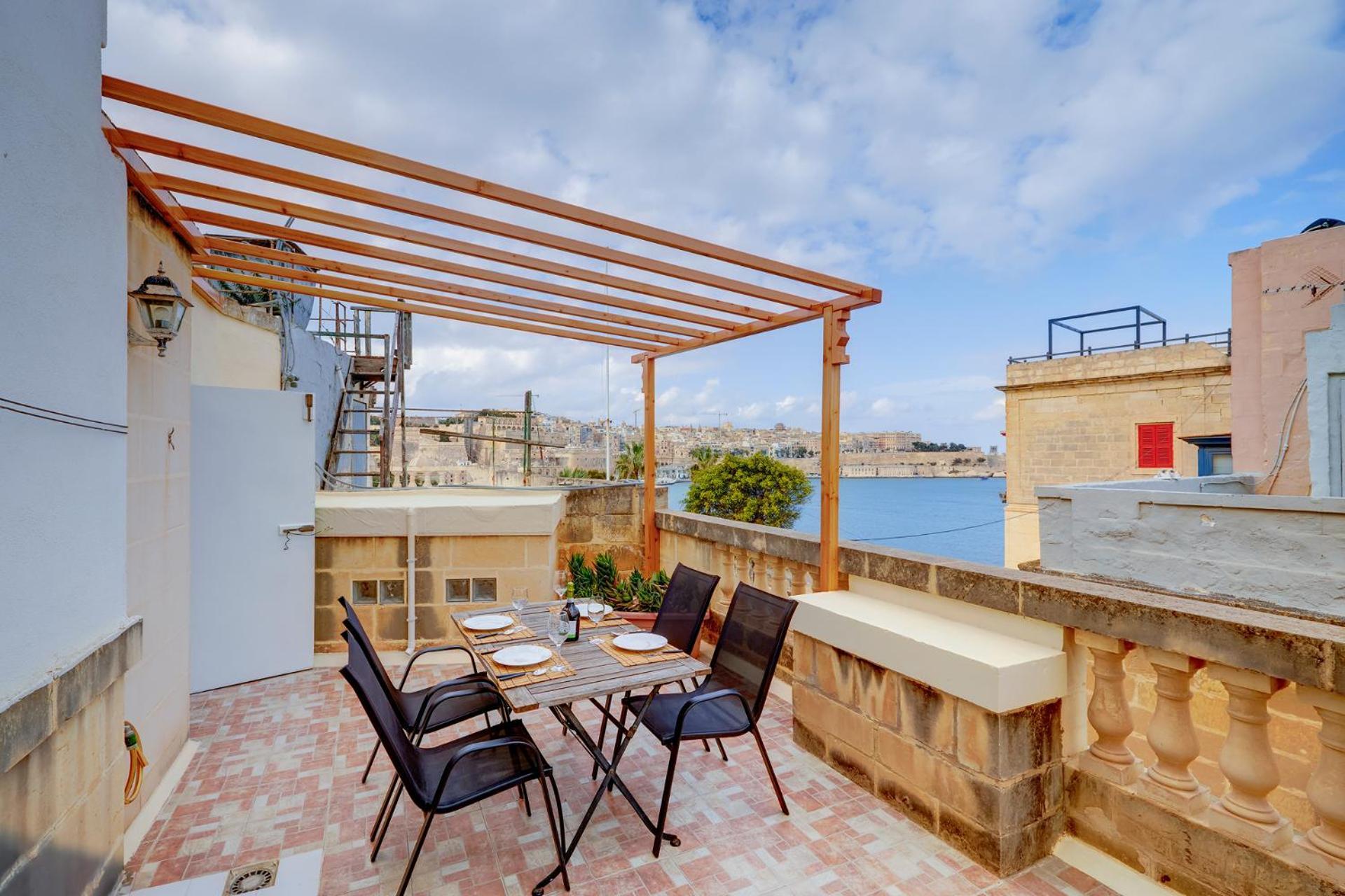 Traditional Maltese Townhouse, Roof Terrace And Views 森格莱阿 外观 照片